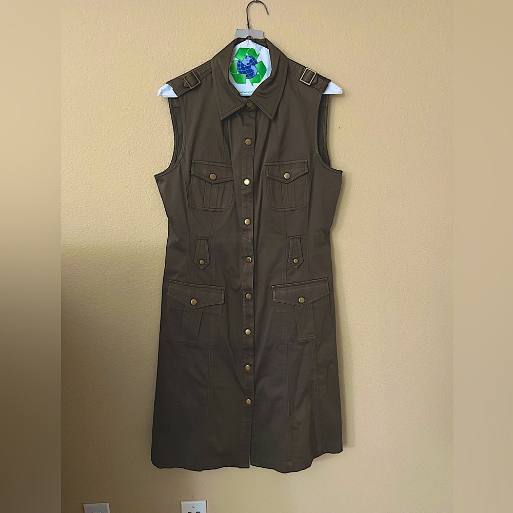 CALVIN KLEIN - Olive sleeveless Dress w/gold snap buttons and pockets.